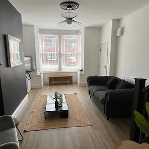 https://modern-2-bedroom-beach-house.yorkshirehotels.net